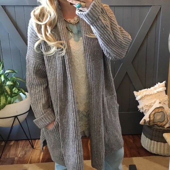 LAST ONE!  Pocketed Long Cardigan Sweater Size XL - Picture 2 of 7